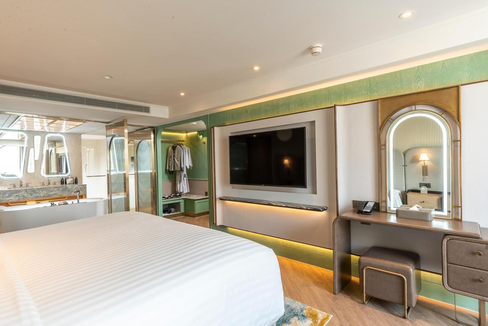 The Salil Hotel Riverside Бангкок Екстер'єр фото Deluxe Suite